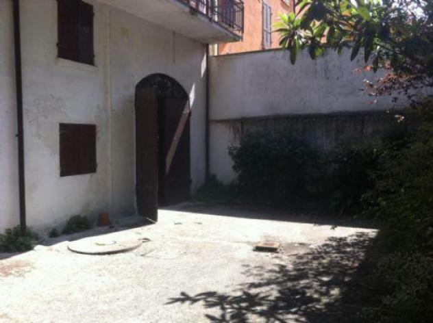 casa indipendente in vendita a Carpi in zona Centro Storico