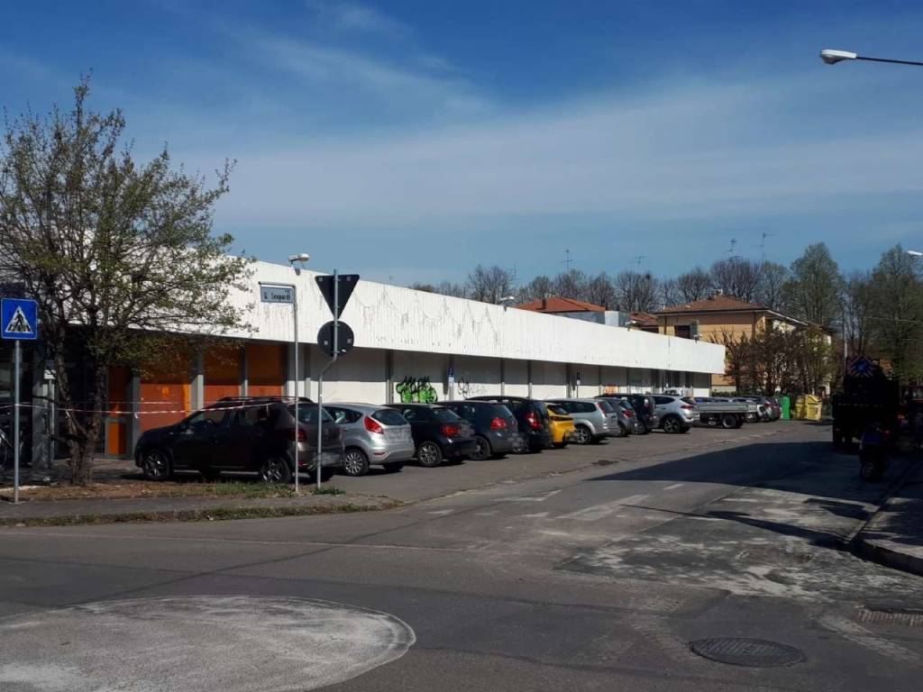 negozio in vendita a Carpi in zona Quartirolo