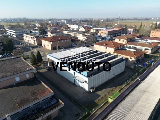 locale commerciale in vendita a Carpi in zona Quartirolo