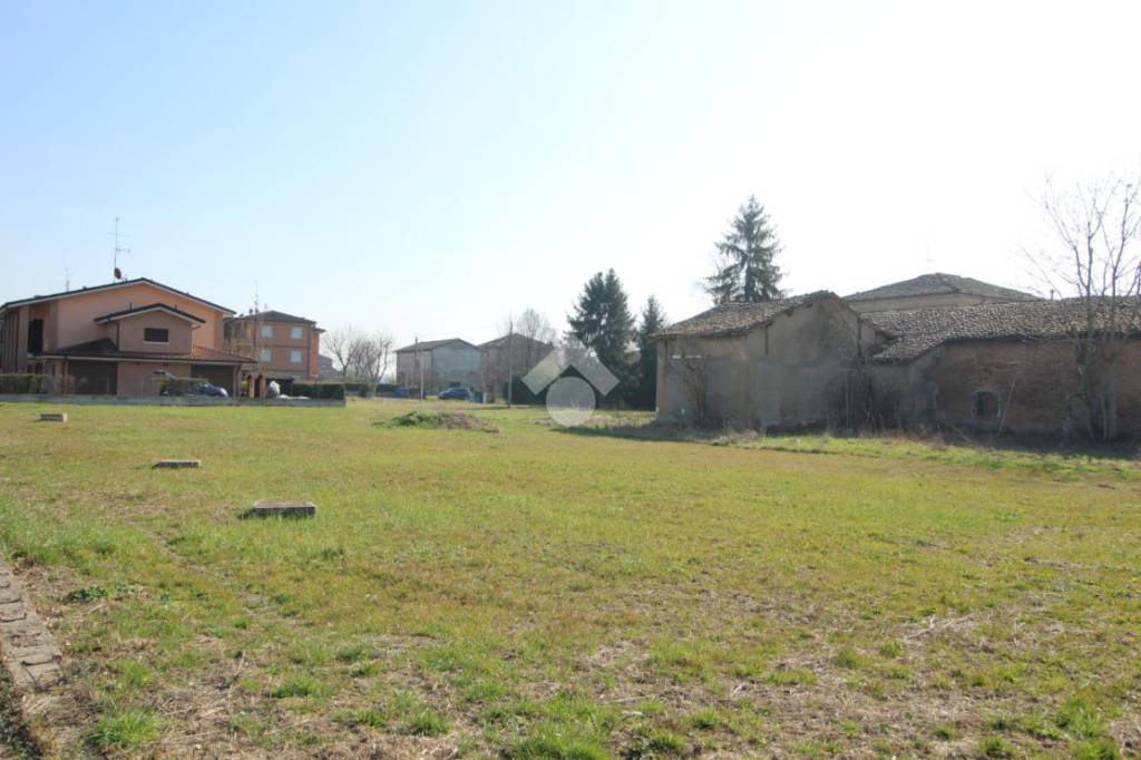 terreno edificabile in vendita a Carpi in zona Cortile