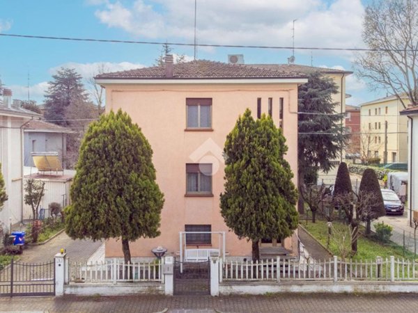 casa indipendente in vendita a Carpi in zona Cortile