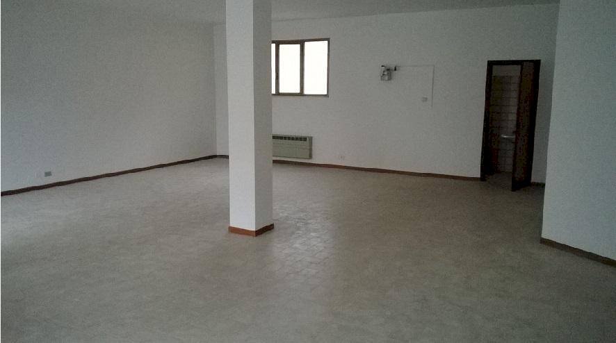 negozio in vendita a Carpi