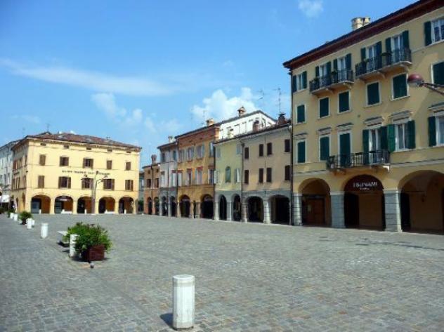 appartamento in vendita a Carpi in zona Centro Storico