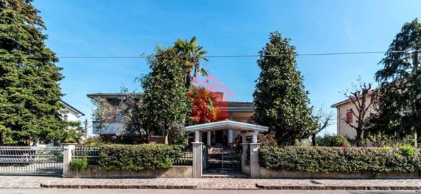 casa indipendente in vendita a Carpi in zona San Marino