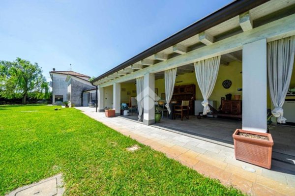 casa indipendente in vendita a Carpi