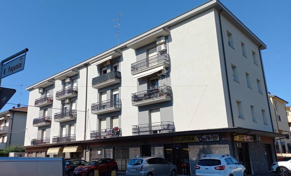 ufficio in vendita a Carpi in zona Quartirolo
