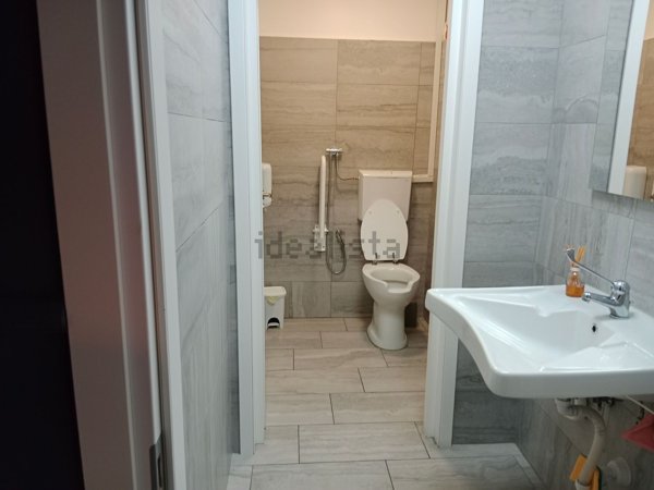 negozio in vendita a Carpi