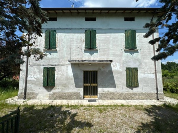 casa indipendente in vendita a Carpi in zona Budrione