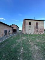 casale in vendita a Carpi in zona Santa Croce