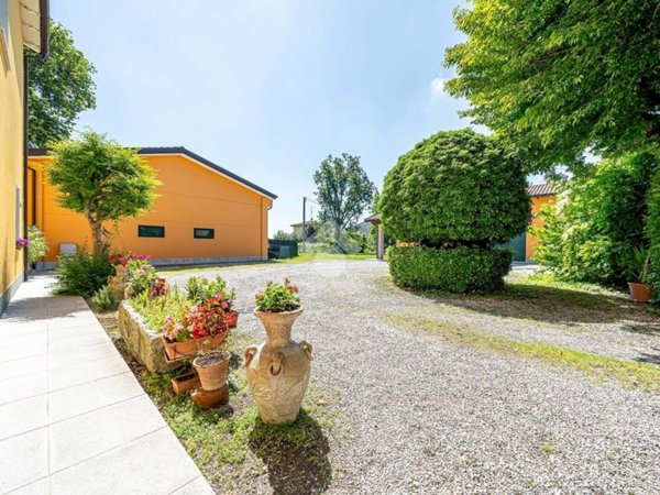 casa indipendente in vendita a Carpi in zona Cortile