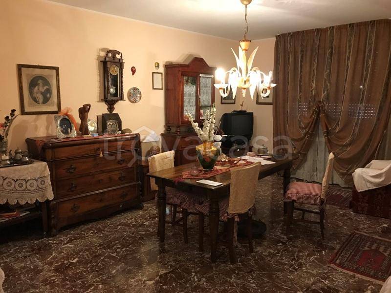 appartamento in vendita a Carpi in zona Centro Storico