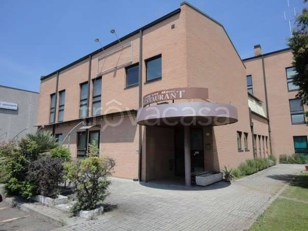 negozio in vendita a Carpi in zona Budrione