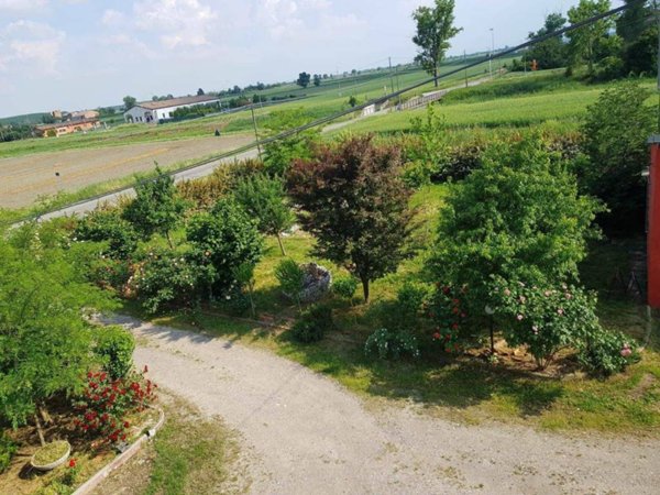 casa indipendente in vendita a Carpi in zona Budrione