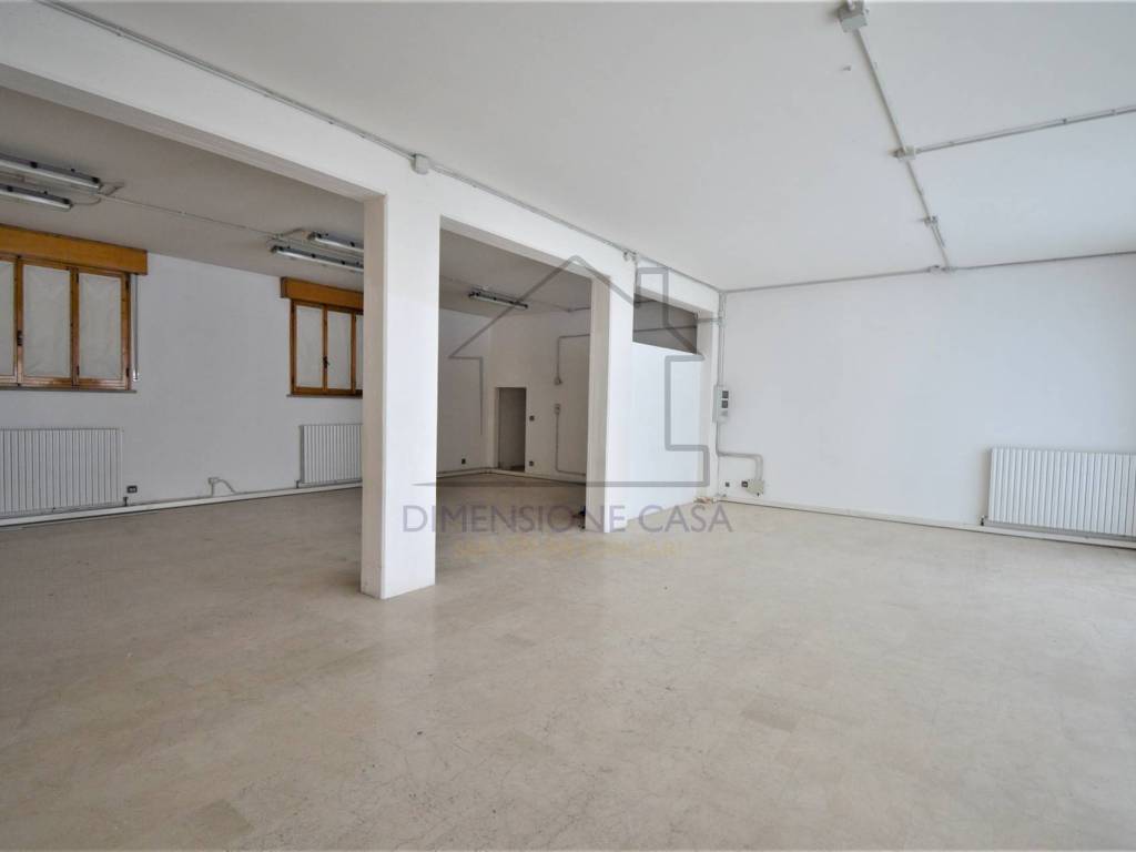 negozio in vendita a Carpi