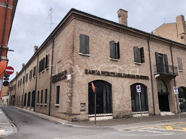 ufficio in vendita a Carpi in zona Centro Storico