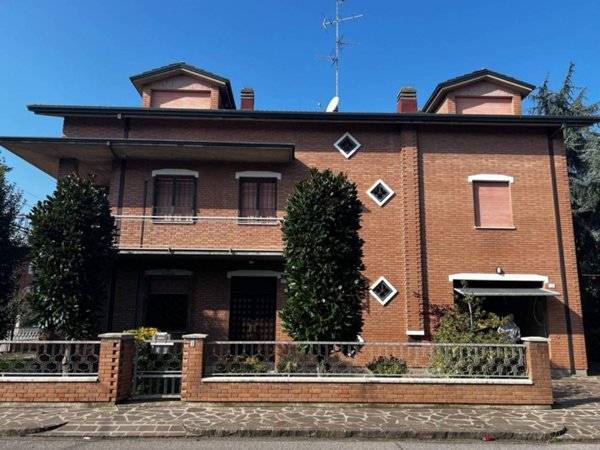 casa indipendente in vendita a Carpi in zona Cibeno Pile