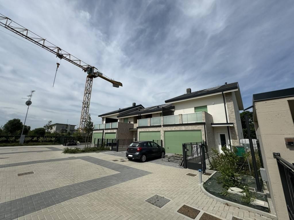 casa indipendente in vendita a Carpi in zona Quartirolo