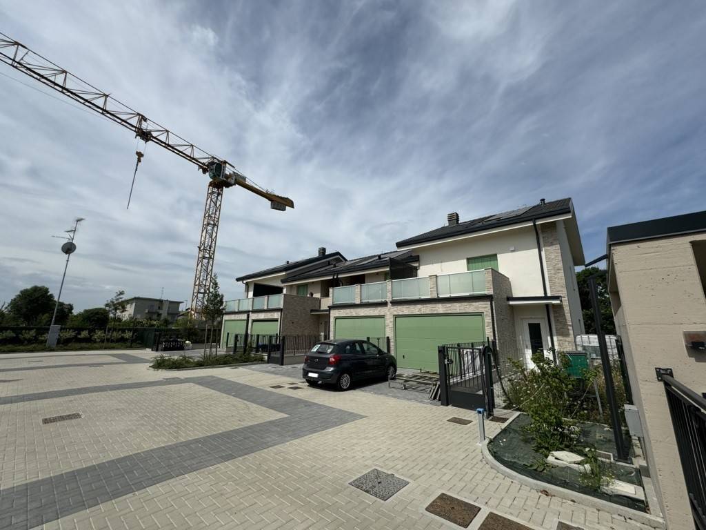 casa indipendente in vendita a Carpi in zona Quartirolo