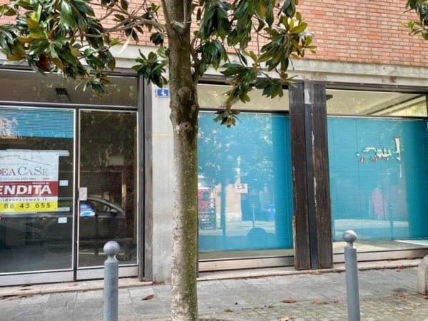 negozio in vendita a Carpi in zona Centro Storico
