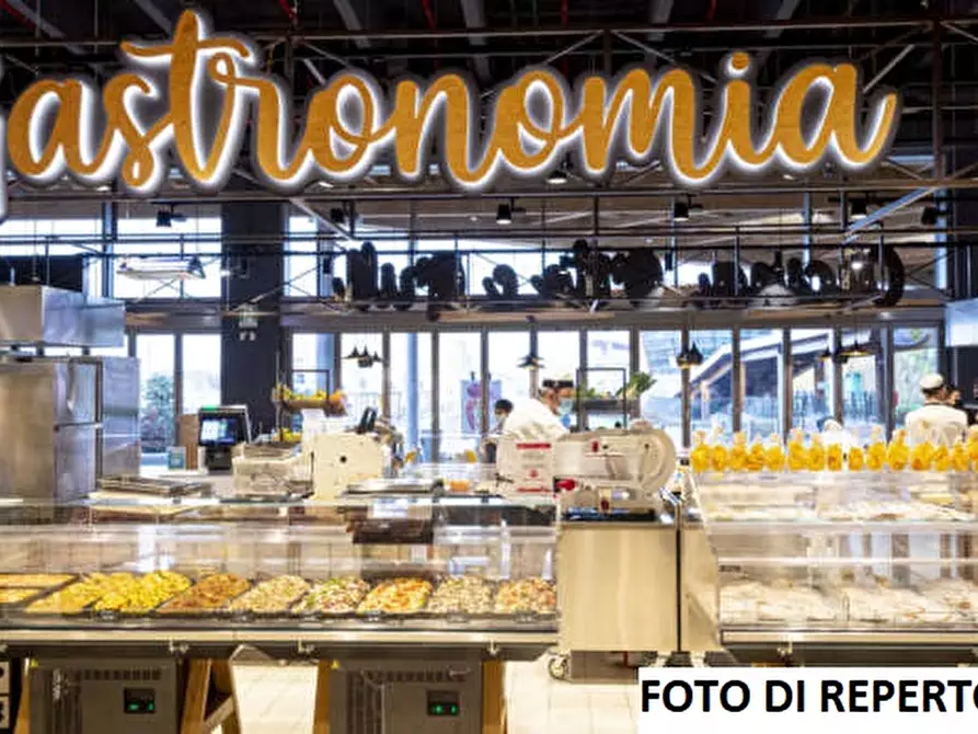 negozio in vendita a Carpi in zona Centro Storico