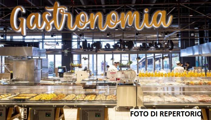 negozio in vendita a Carpi in zona Centro Storico