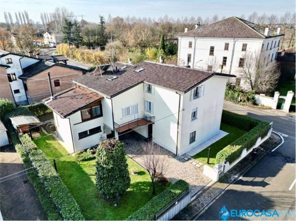 casa indipendente in vendita a Carpi in zona Budrione