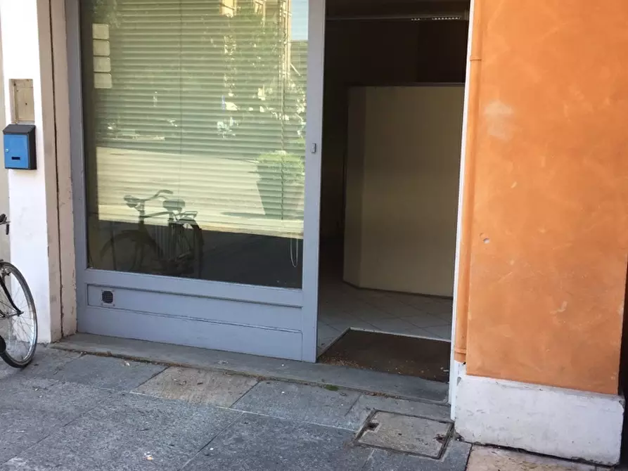 negozio in vendita a Carpi