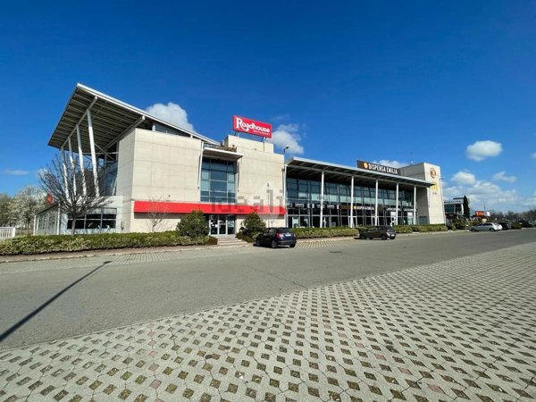 locale commerciale in vendita a Carpi