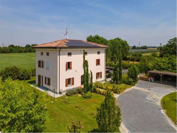 casa indipendente in vendita a Carpi