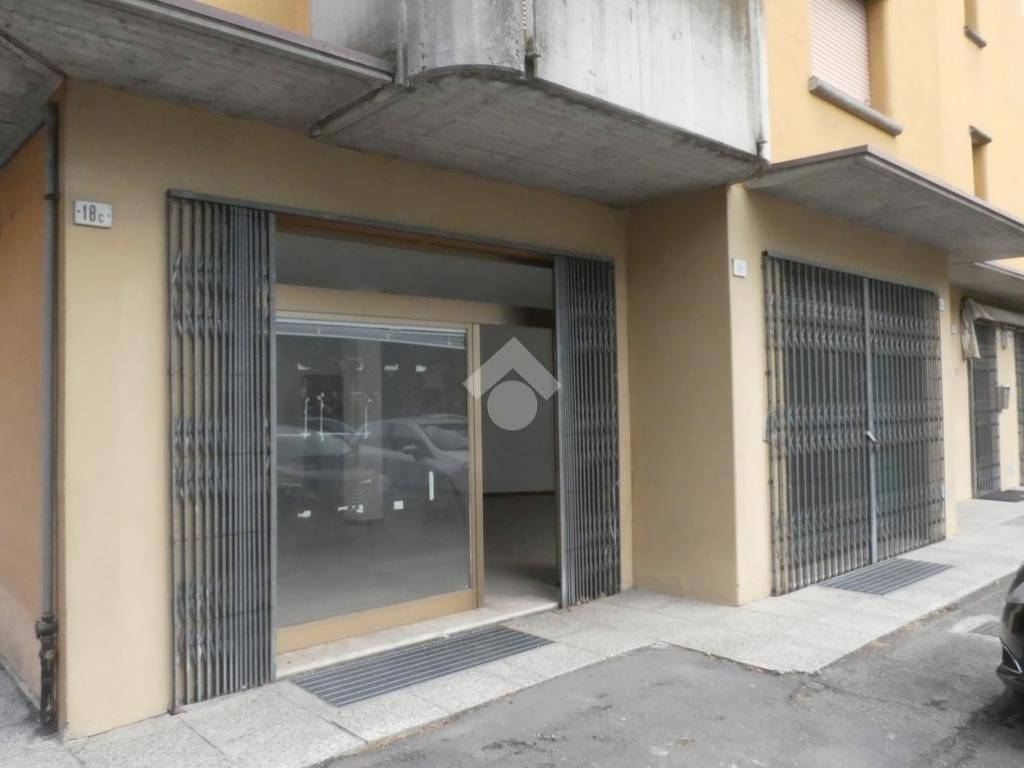 negozio in vendita a Carpi