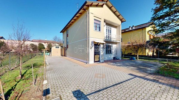 casa indipendente in vendita a Carpi in zona Budrione