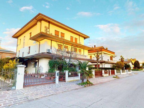 appartamento in vendita a Carpi in zona San Marino