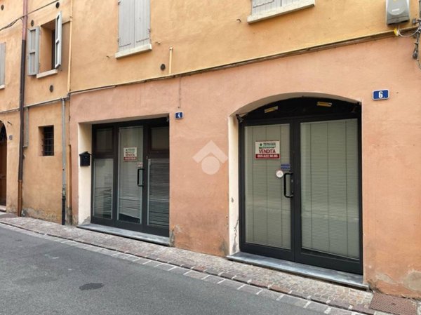 negozio in vendita a Carpi in zona Centro Storico