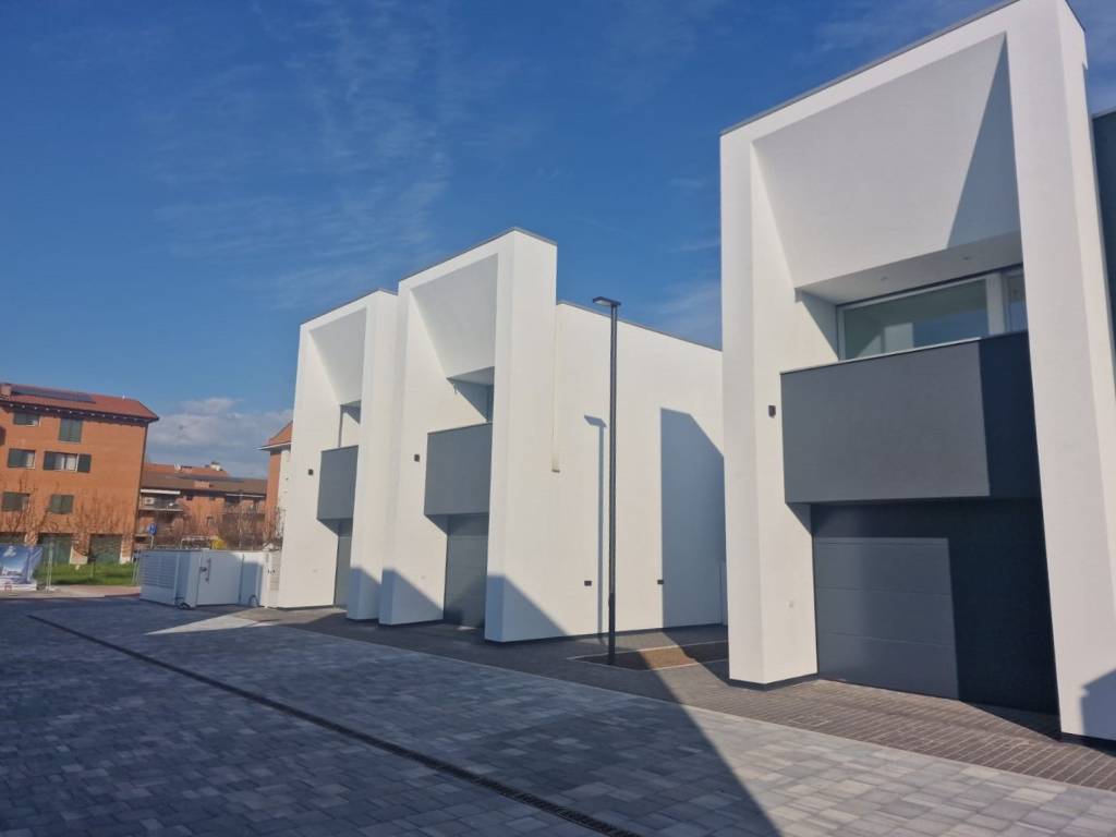 casa indipendente in vendita a Carpi in zona Centro Storico