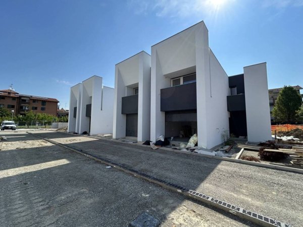 casa indipendente in vendita a Carpi