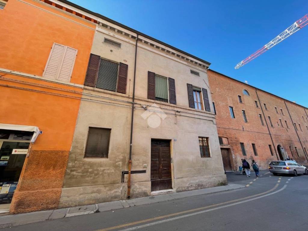 appartamento in vendita a Carpi in zona Centro Storico