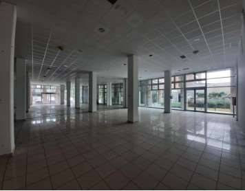 negozio in vendita a Carpi