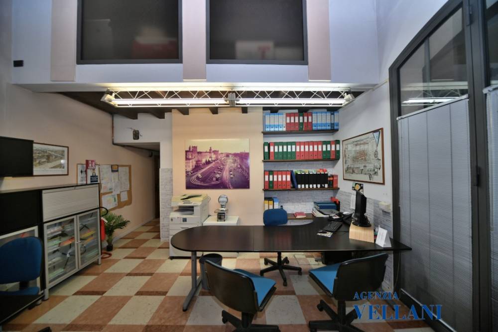 negozio in vendita a Carpi