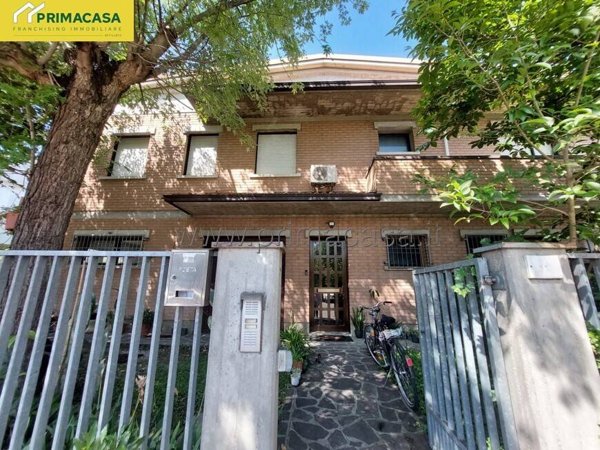 casa indipendente in vendita a Carpi