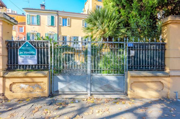 casa indipendente in vendita a Carpi in zona Centro Storico