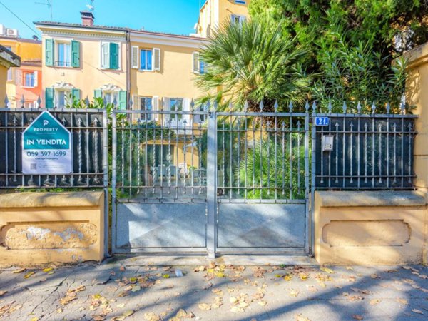 casa indipendente in vendita a Carpi in zona Centro Storico