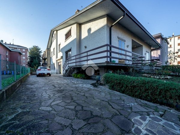 casa indipendente in vendita a Carpi