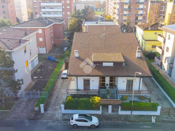casa indipendente in vendita a Carpi