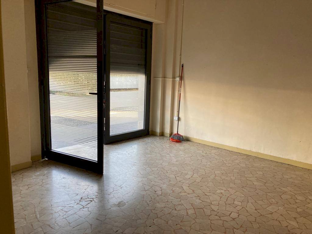 negozio in vendita a Carpi