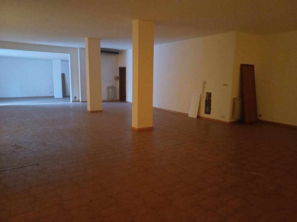 negozio in vendita a Carpi in zona Centro Storico
