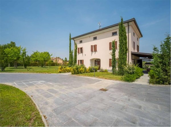 casa indipendente in vendita a Carpi in zona Budrione