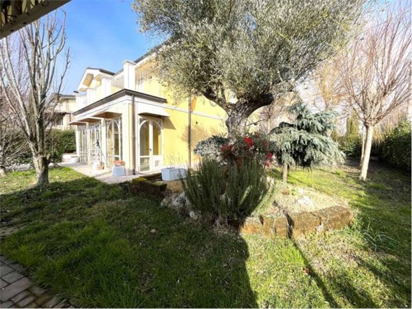 casa indipendente in vendita a Carpi in zona Cibeno Pile