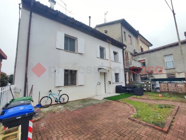 casa indipendente in vendita a Carpi in zona Budrione
