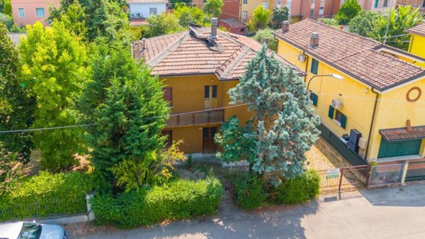 casa indipendente in vendita a Carpi