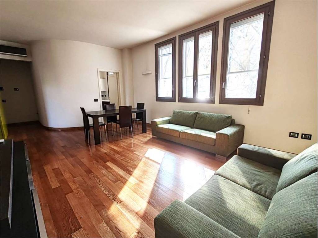 appartamento in vendita a Carpi in zona Centro Storico